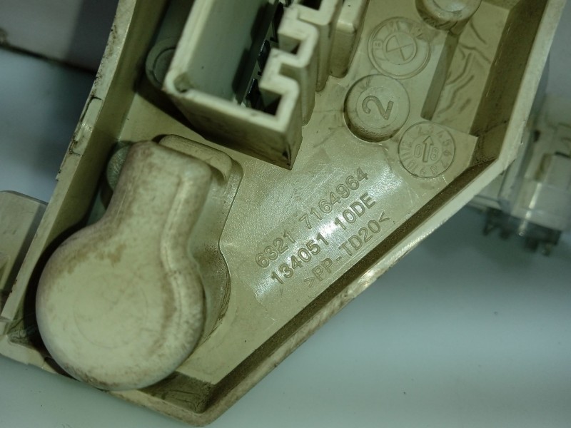 Recambio de portalamparas para bmw 1 (e87) 118 d referencia OEM IAM 63217164964  