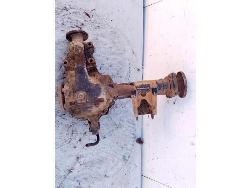 Recambio de diferencial delantero para nissan terrano/terrano.ii (r20) 2.7 turbodiesel referencia OEM IAM 38501G2300  