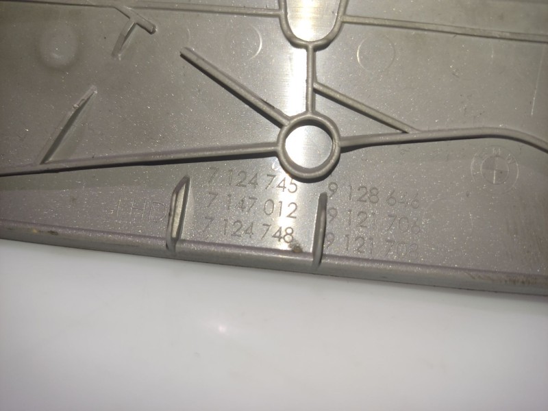 Recambio de moldura para bmw 1 (e87) 118 d referencia OEM IAM 7124745 9128646 