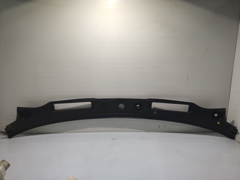 Recambio de moldura para bmw 1 (e87) 118 d referencia OEM IAM 15677210  