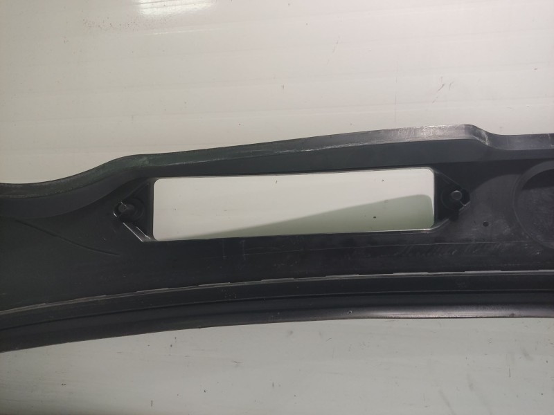 Recambio de moldura para bmw 1 (e87) 118 d referencia OEM IAM 15677210  