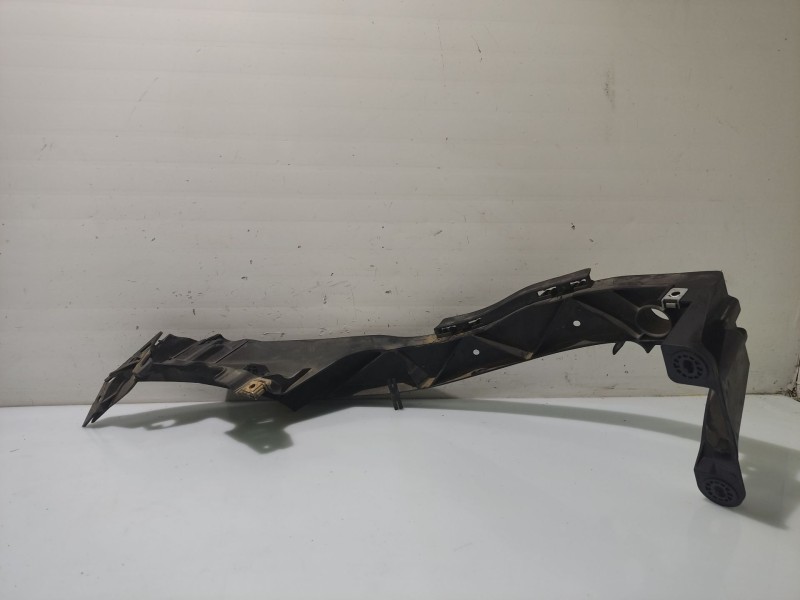 Recambio de soporte faro izquierdo para bmw 1 (e87) 118 d referencia OEM IAM 51647120823  