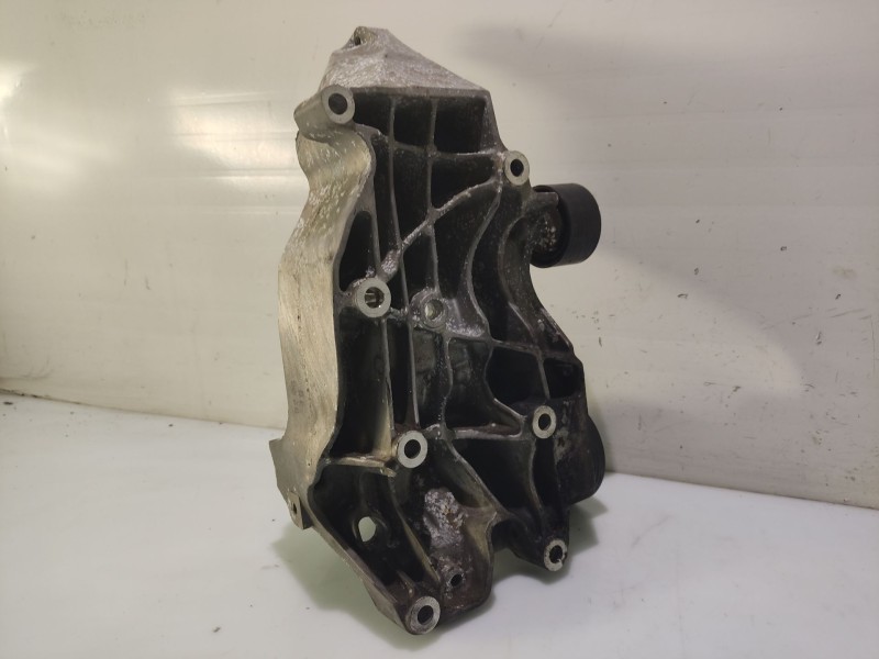 Recambio de soporte para bmw 1 (e87) 118 d referencia OEM IAM 11167802639 1116780263902 