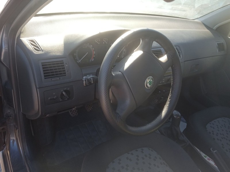 skoda fabia i sedán (6y3) del año 2007