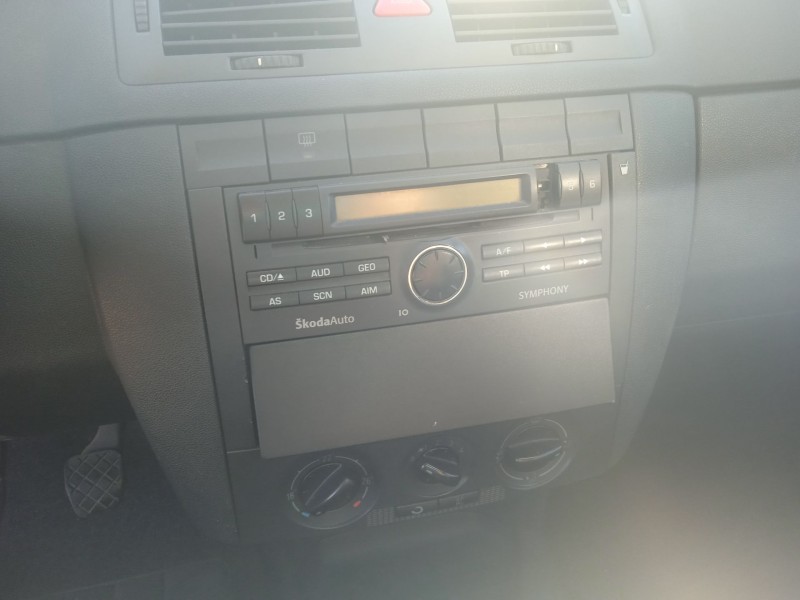 skoda fabia i sedán (6y3) del año 2007