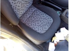 Recambio de asiento delantero derecho para skoda fabia i sedán (6y3) 1.4 tdi referencia OEM IAM 2K0881106C  