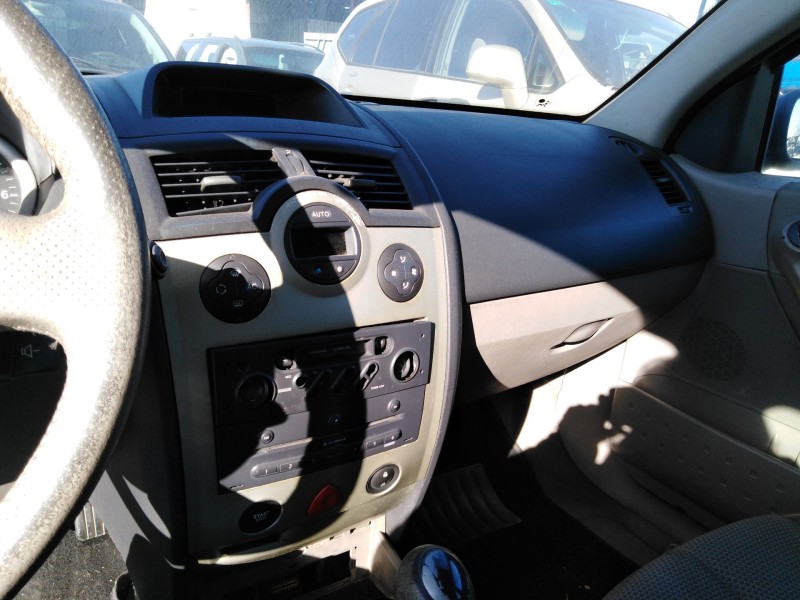 renault megane ii berlina 5p del año 2002