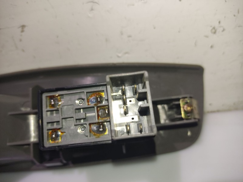 Recambio de mando elevalunas trasero izquierdo para chevrolet lacetti (j200) 1.6 referencia OEM IAM 621W04790  