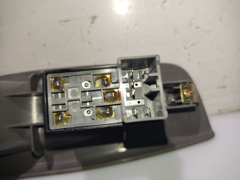 Recambio de mando elevalunas trasero derecho para chevrolet lacetti (j200) 1.6 referencia OEM IAM 621W04790  