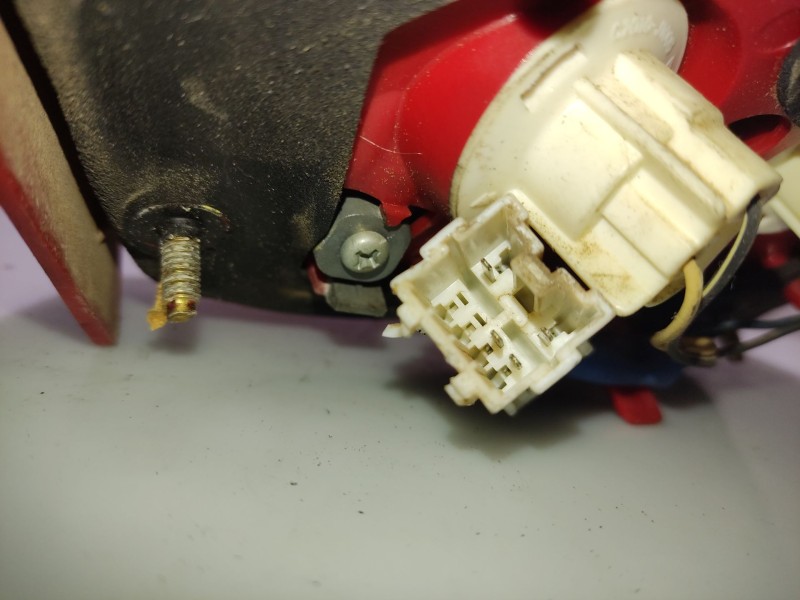 Recambio de piloto trasero derecho interior para chevrolet lacetti (j200) 1.6 referencia OEM IAM 96551217  