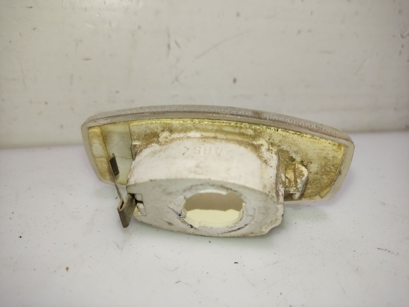 Recambio de piloto lateral delantero derecho para chevrolet lacetti (j200) 1.6 referencia OEM IAM 42395702  