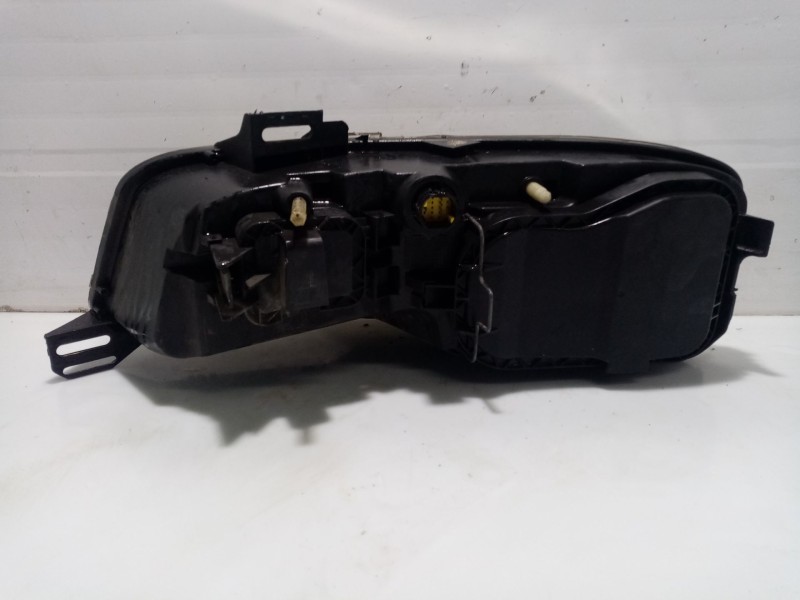 Recambio de faro derecho para fiat stilo (192) referencia OEM IAM 46758808  