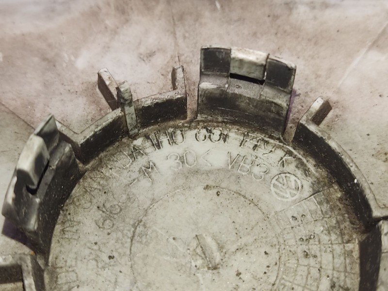 Recambio de tapacubos para volkswagen golf iii (1h1) 1.9 tdi referencia OEM IAM 1H0601149K  