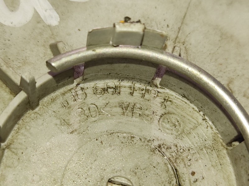 Recambio de tapacubos para volkswagen golf iii (1h1) 1.9 tdi referencia OEM IAM 1H0601149K  