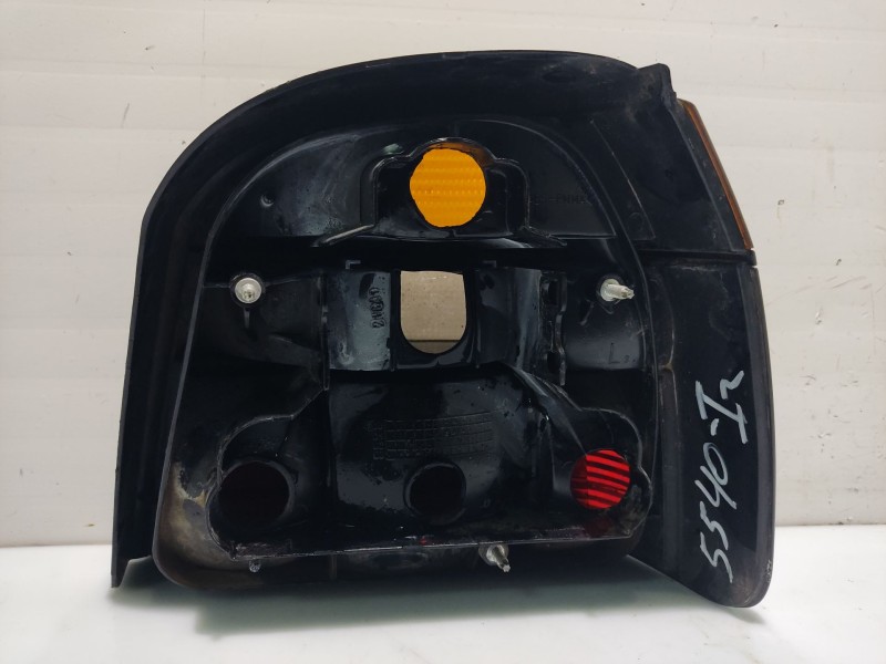 Recambio de piloto trasero izquierdo para volkswagen golf iii (1h1) 1.9 tdi referencia OEM IAM 1E0945095  