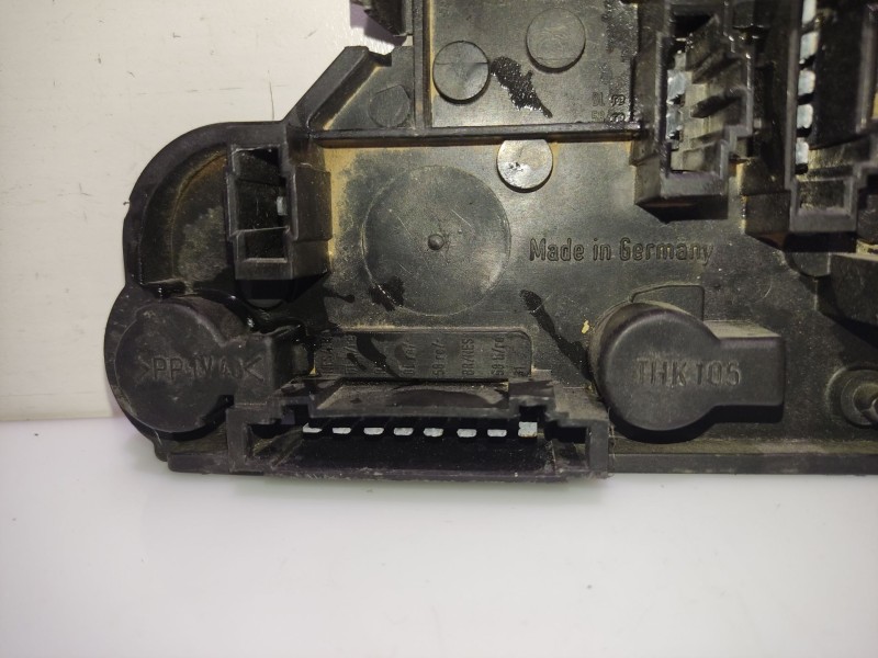 Recambio de portalamparas para volkswagen golf iii (1h1) 1.9 tdi referencia OEM IAM 1H6945257  