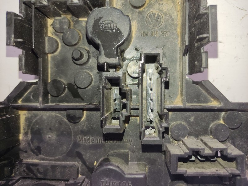 Recambio de portalamparas para volkswagen golf iii (1h1) 1.9 tdi referencia OEM IAM 1H6945257  