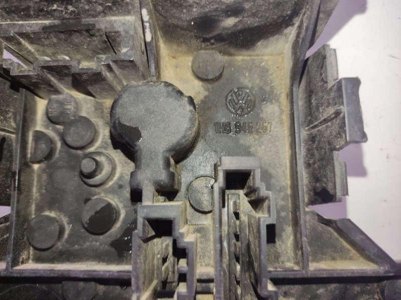 Recambio de portalamparas para volkswagen golf iii (1h1) 1.9 tdi referencia OEM IAM 1H6945257  