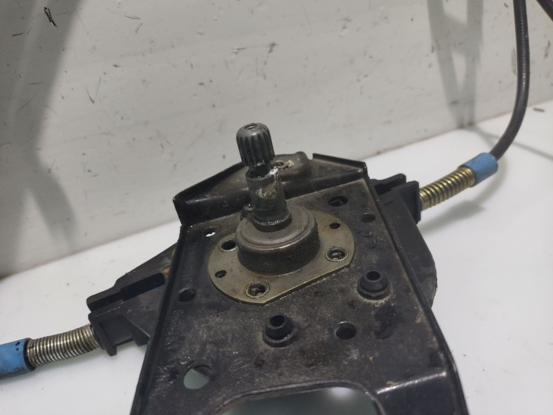 Recambio de elevalunas delantero izquierdo para volkswagen golf iii (1h1) 1.9 tdi referencia OEM IAM 1H0837401  