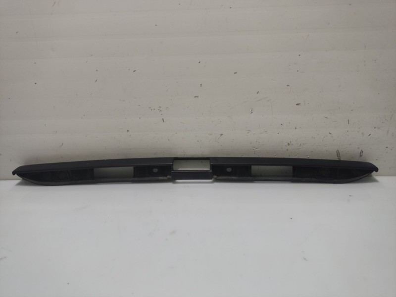 Recambio de moldura para volkswagen golf iii (1h1) 1.9 tdi referencia OEM IAM 1H6827577  