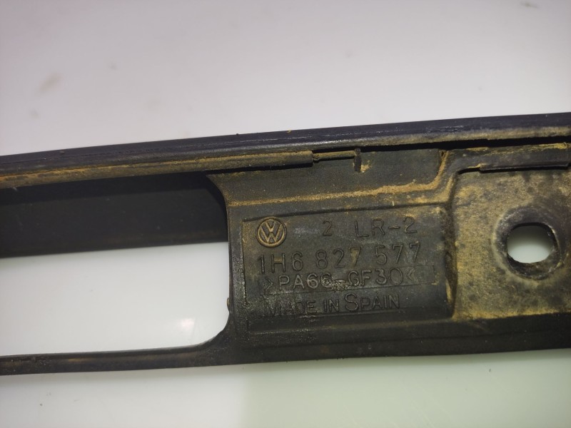 Recambio de moldura para volkswagen golf iii (1h1) 1.9 tdi referencia OEM IAM 1H6827577  
