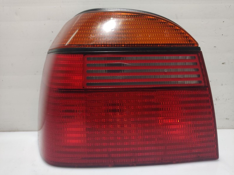 Recambio de piloto trasero izquierdo para volkswagen golf iii berlina (1h1) referencia OEM IAM 1H6945111   Recambio de piloto trasero izquierdo para volkswagen golf iii berlina (1h1) referencia OEM IAM 1H6945111