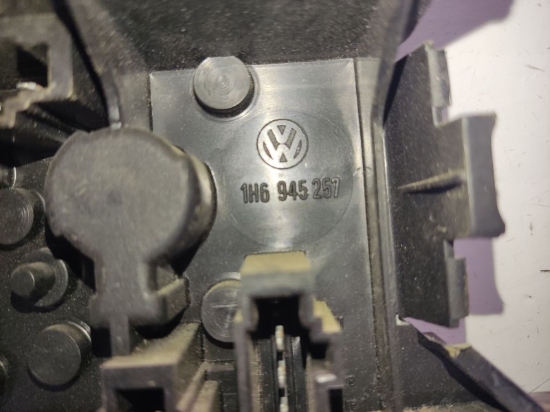 Recambio de portalamparas para volkswagen golf iii berlina (1h1) s referencia OEM IAM 1H6945257   Recambio de portalamparas para volkswagen golf iii berlina (1h1) s referencia OEM IAM 1H6945257