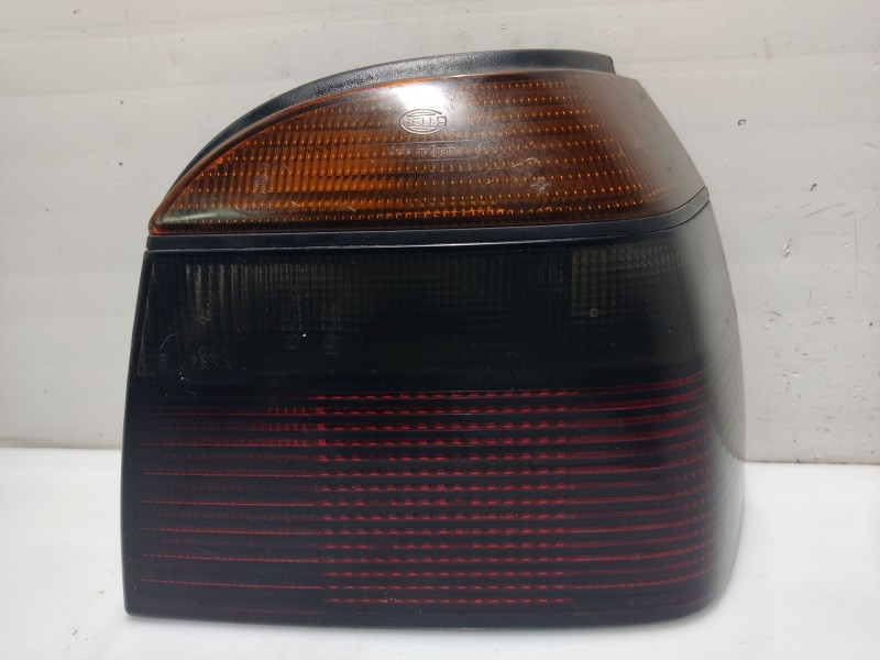 Recambio de piloto trasero derecho para volkswagen golf iii berlina (1h1) referencia OEM IAM 1E0945096A  