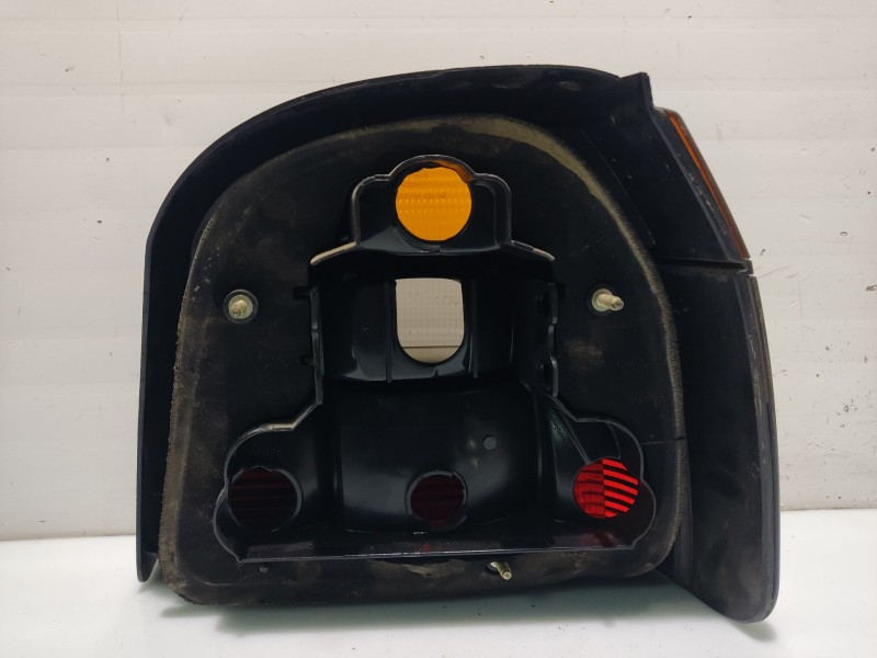 Recambio de piloto trasero izquierdo para volkswagen golf iii berlina (1h1) referencia OEM IAM 1E0945095  