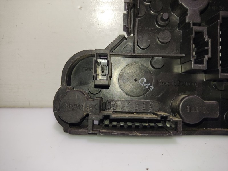 Recambio de portalamparas para volkswagen golf iii berlina (1h1) s referencia OEM IAM 1H6945257   Recambio de portalamparas para volkswagen golf iii berlina (1h1) s referencia OEM IAM 1H6945257