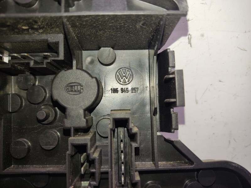 Recambio de portalamparas para volkswagen golf iii berlina (1h1) s referencia OEM IAM 1H6945257   Recambio de portalamparas para volkswagen golf iii berlina (1h1) s referencia OEM IAM 1H6945257