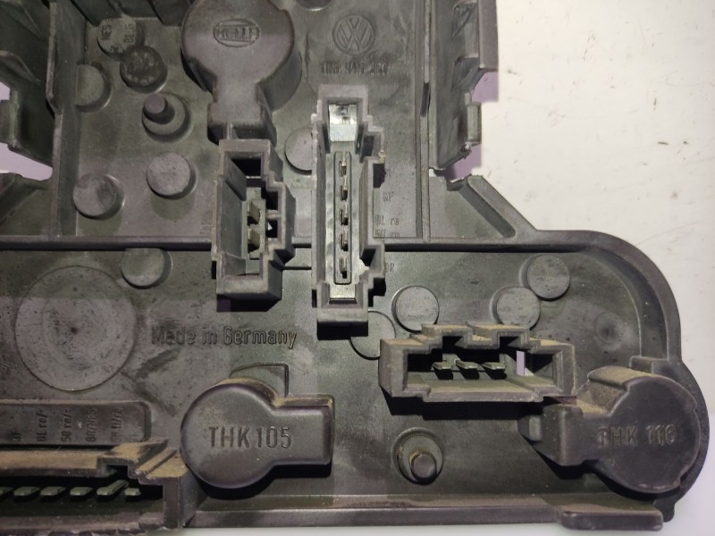 Recambio de portalamparas para volkswagen golf iii berlina (1h1) s referencia OEM IAM 1H6945257   Recambio de portalamparas para volkswagen golf iii berlina (1h1) s referencia OEM IAM 1H6945257