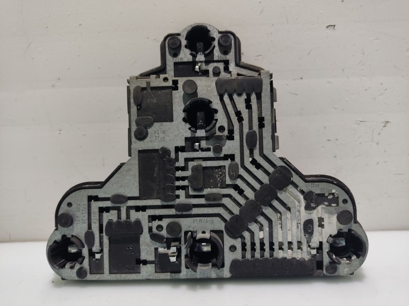 Recambio de portalamparas para volkswagen golf iii berlina (1h1) s referencia OEM IAM 1H6945257   Recambio de portalamparas para volkswagen golf iii berlina (1h1) s referencia OEM IAM 1H6945257