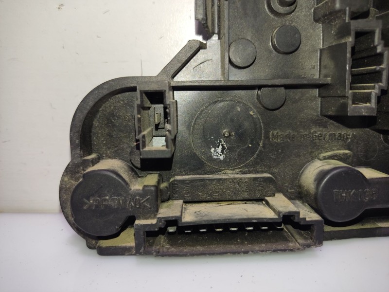 Recambio de portalamparas para volkswagen golf iii berlina (1h1) s referencia OEM IAM 1H6945257   Recambio de portalamparas para volkswagen golf iii berlina (1h1) s referencia OEM IAM 1H6945257