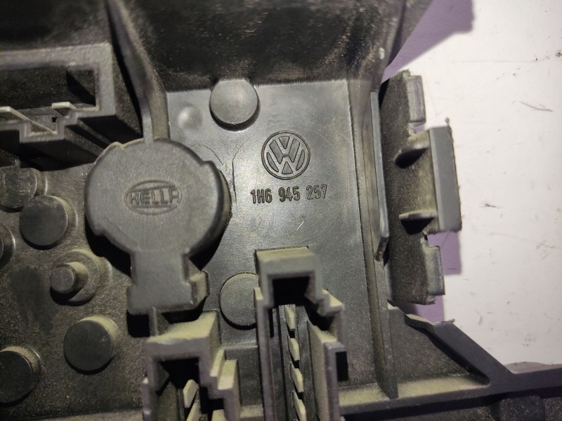 Recambio de portalamparas para volkswagen golf iii berlina (1h1) s referencia OEM IAM 1H6945257   Recambio de portalamparas para volkswagen golf iii berlina (1h1) s referencia OEM IAM 1H6945257