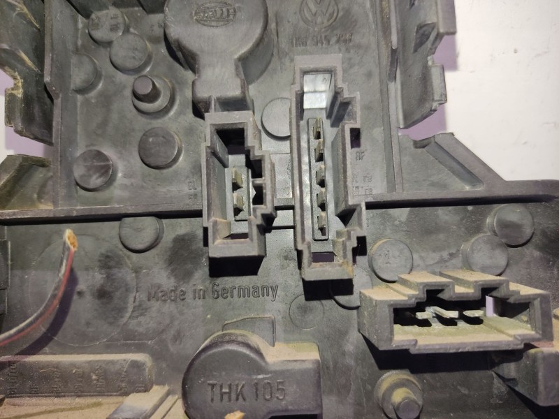 Recambio de portalamparas para volkswagen golf iii berlina (1h1) s referencia OEM IAM 1H6945257   Recambio de portalamparas para volkswagen golf iii berlina (1h1) s referencia OEM IAM 1H6945257