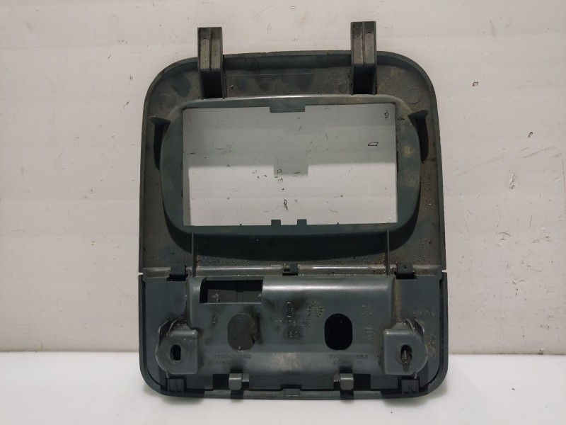 Recambio de moldura para renault megane scenic rxe 1.9d referencia OEM IAM 7700835151  