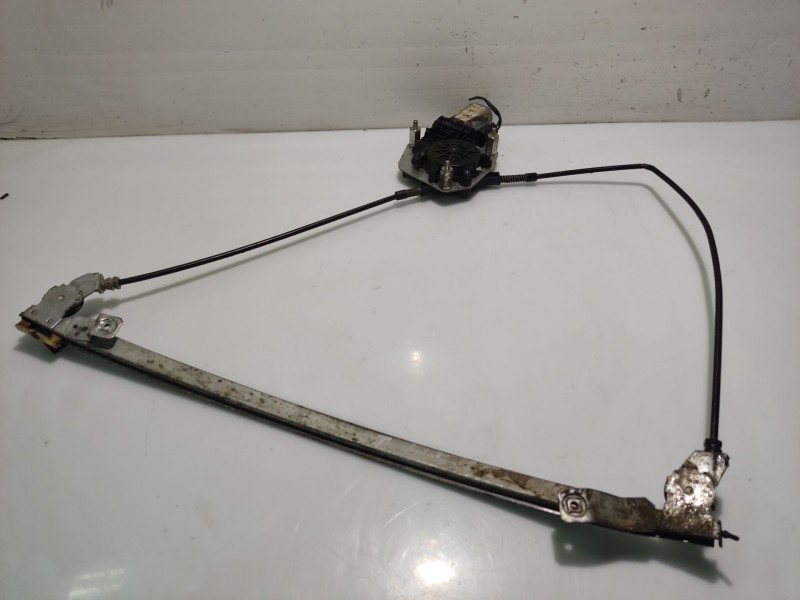 Recambio de elevalunas delantero izquierdo para renault megane scenic rxe 1.9d referencia OEM IAM 7700838592  