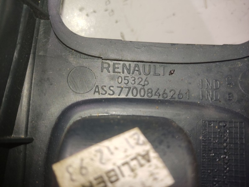Recambio de moldura para renault megane scenic rxe 1.9d referencia OEM IAM 7700846261  
