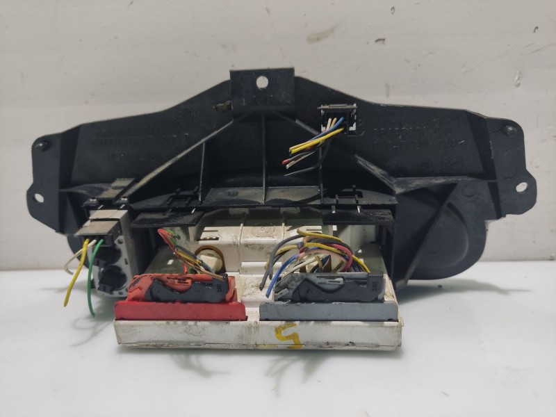 Recambio de pantalla multifuncion para renault megane scenic rxe 1.9d referencia OEM IAM P7700428029A  