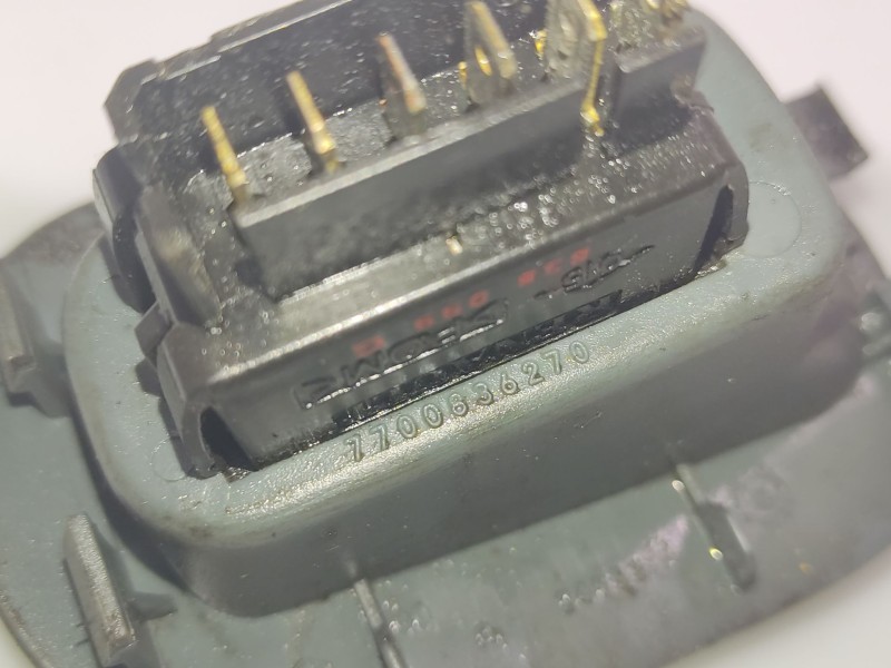 Recambio de mando elevalunas delantero derecho para renault megane scenic rxe 1.9d referencia OEM IAM 7700836270  