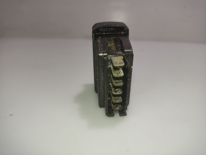 Recambio de mando elevalunas trasero derecho para renault megane scenic rxe 1.9d referencia OEM IAM 839099G  