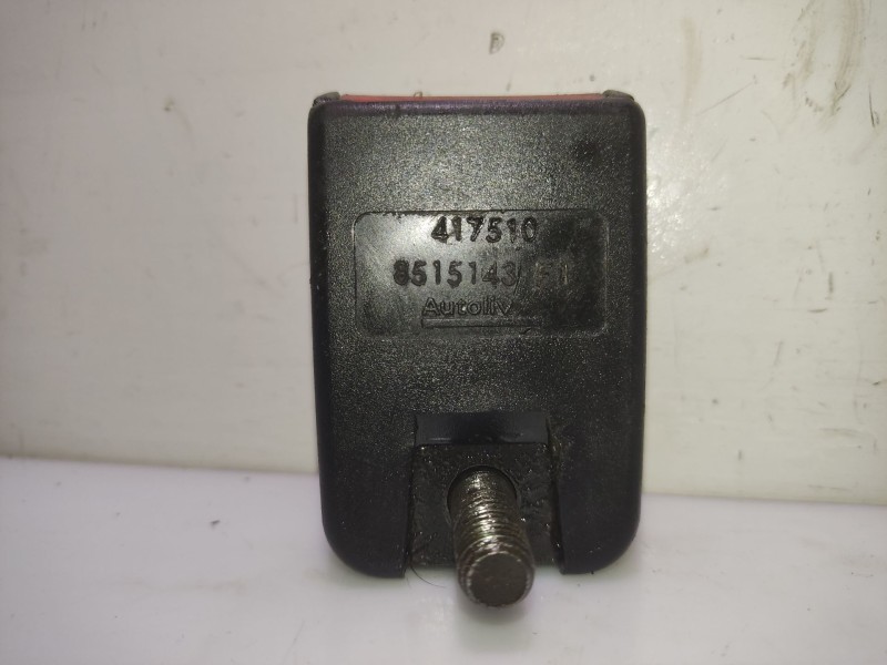 Recambio de anclaje cinturon delantero derecho para renault megane scenic rxe 1.9d referencia OEM IAM 417510  