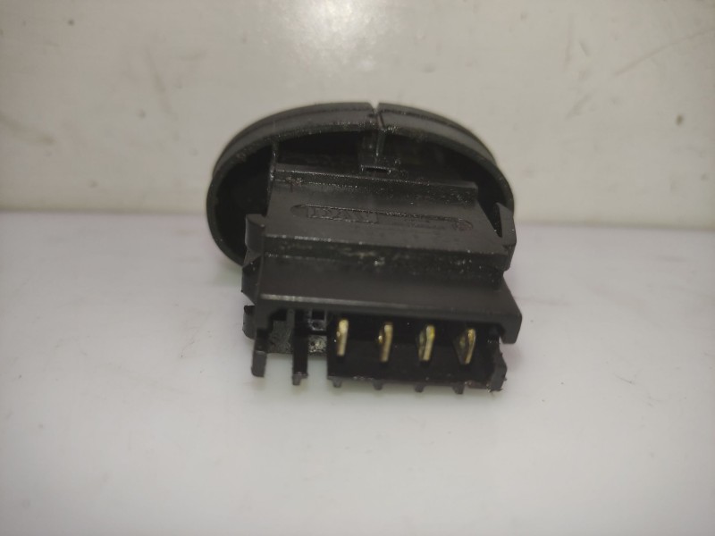 Recambio de interruptor para renault megane scenic rxe 1.9d referencia OEM IAM 841243B  
