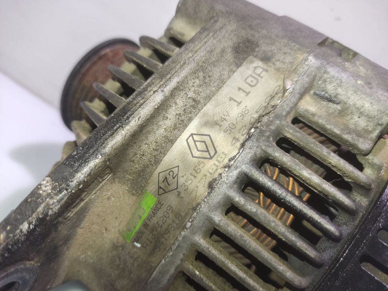 Recambio de alternador para renault megane scenic rxe 1.9d referencia OEM IAM 7700424582  
