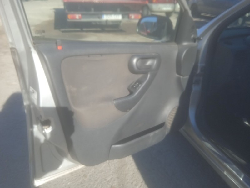 opel corsa d (s07) del año 2005