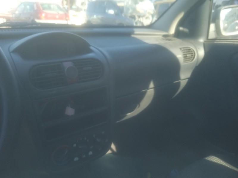 opel corsa d (s07) del año 2005