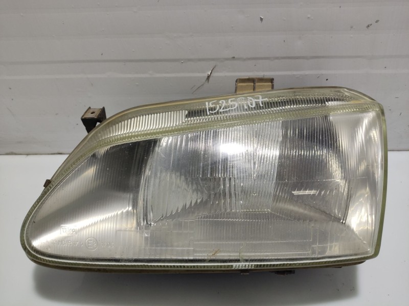 Recambio de faro izquierdo para renault megane i berlina hatchback (ba0) referencia OEM IAM 260605784R  