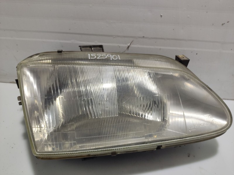 Recambio de faro derecho para renault megane i berlina hatchback (ba0) referencia OEM IAM 260101792R   Recambio de faro derecho para renault megane i berlina hatchback (ba0) referencia OEM IAM 260101792R
