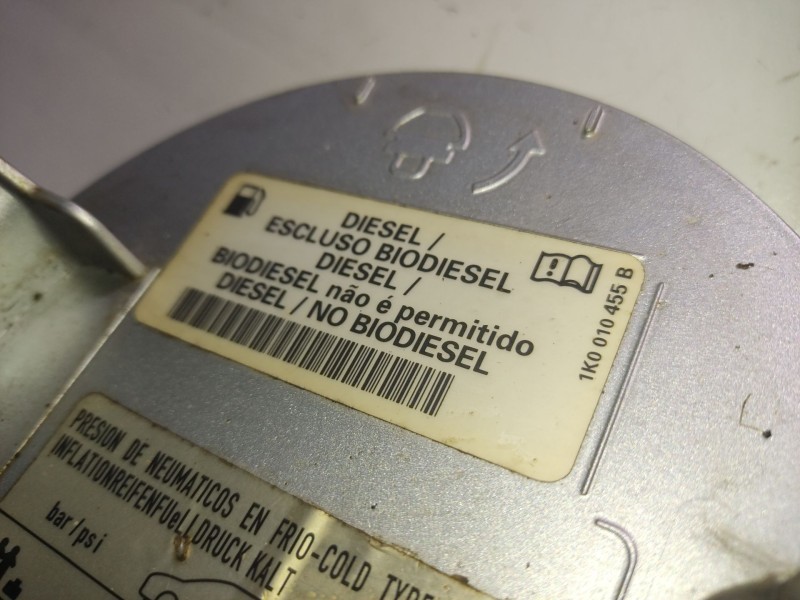 Recambio de tapa exterior combustible para seat toledo (5p2) 2.0 tdi referencia OEM IAM 1K0010455B  